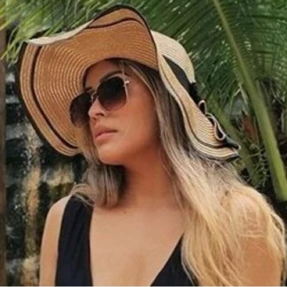 Women's Straw Hat - Picture 4 of 4